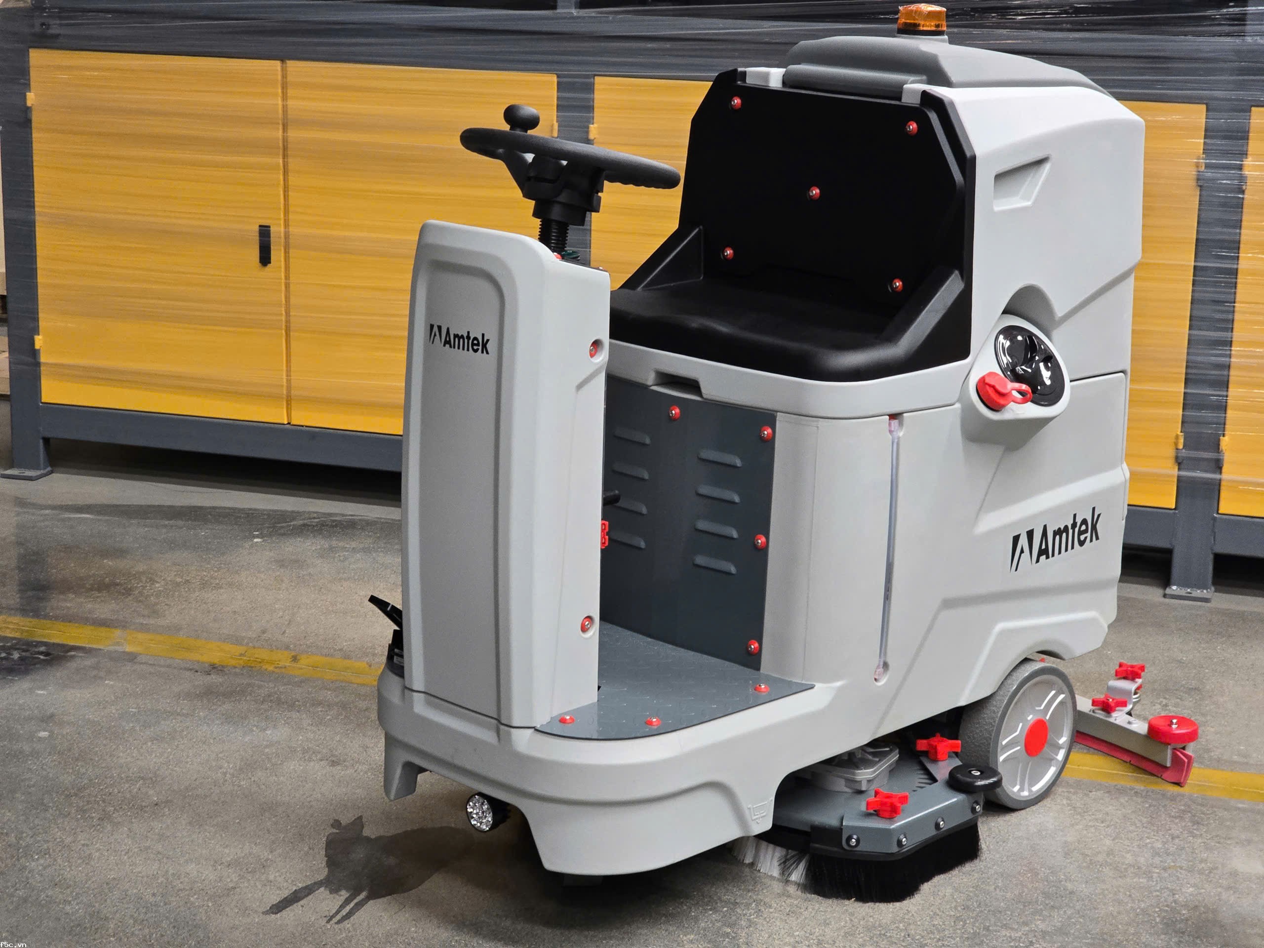 Máy chà sàn liên hợp ngồi lái AT-6W ( đã gồm acquy - sạc)