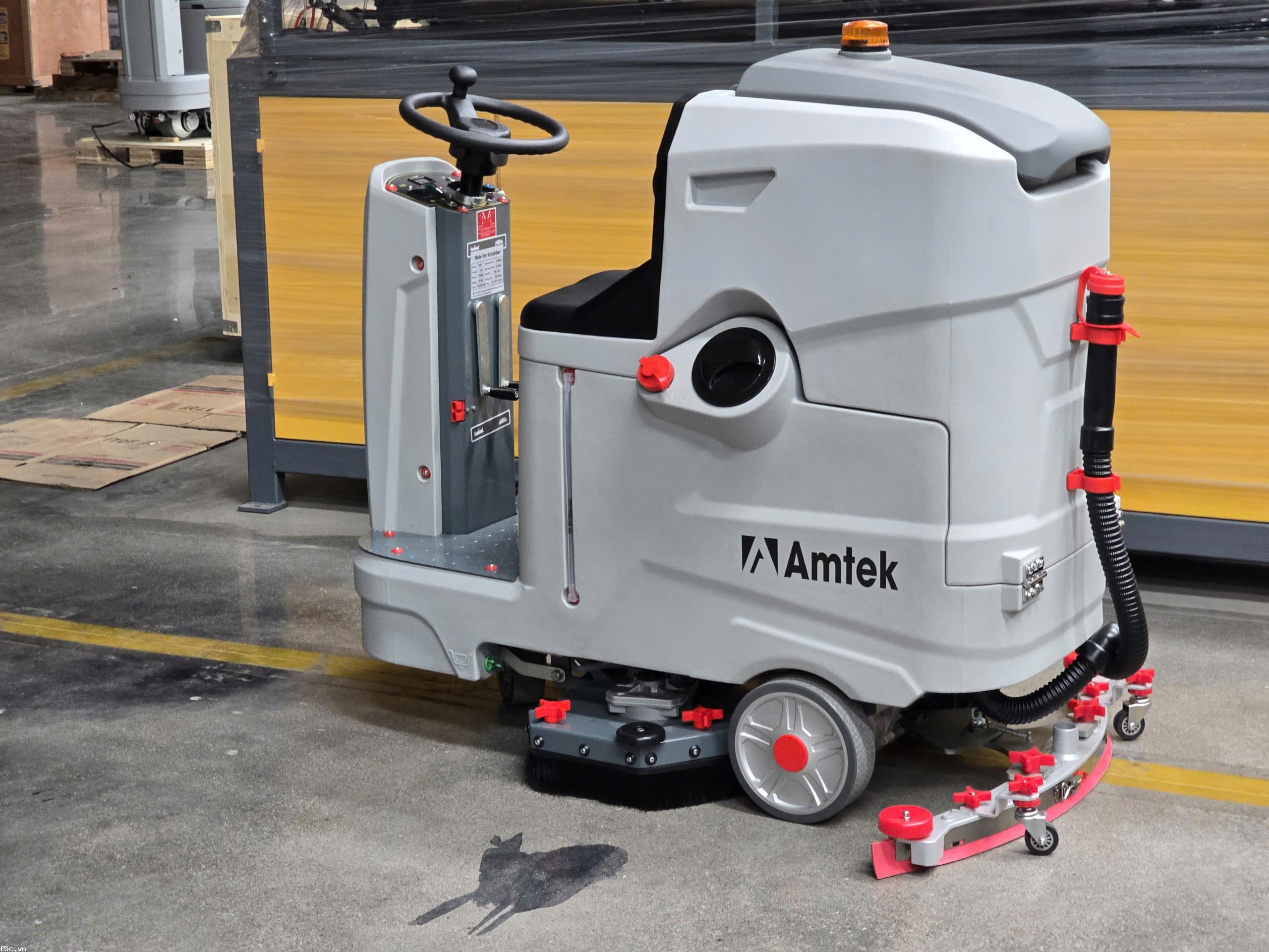 Máy chà sàn liên hợp ngồi lái AT-6W ( đã gồm acquy - sạc)