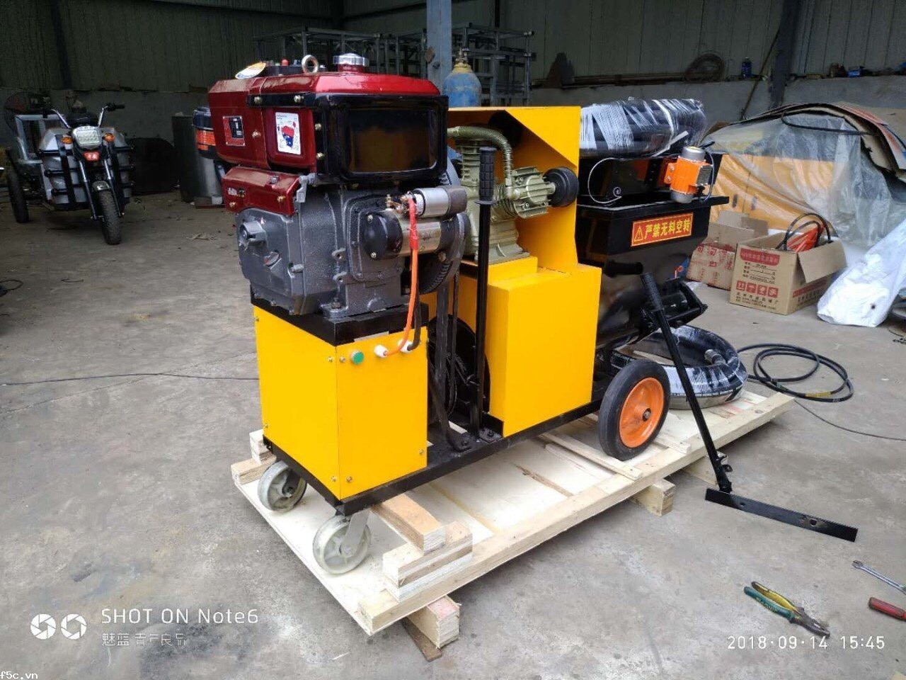 Máy phun vữa trát tường TV–1