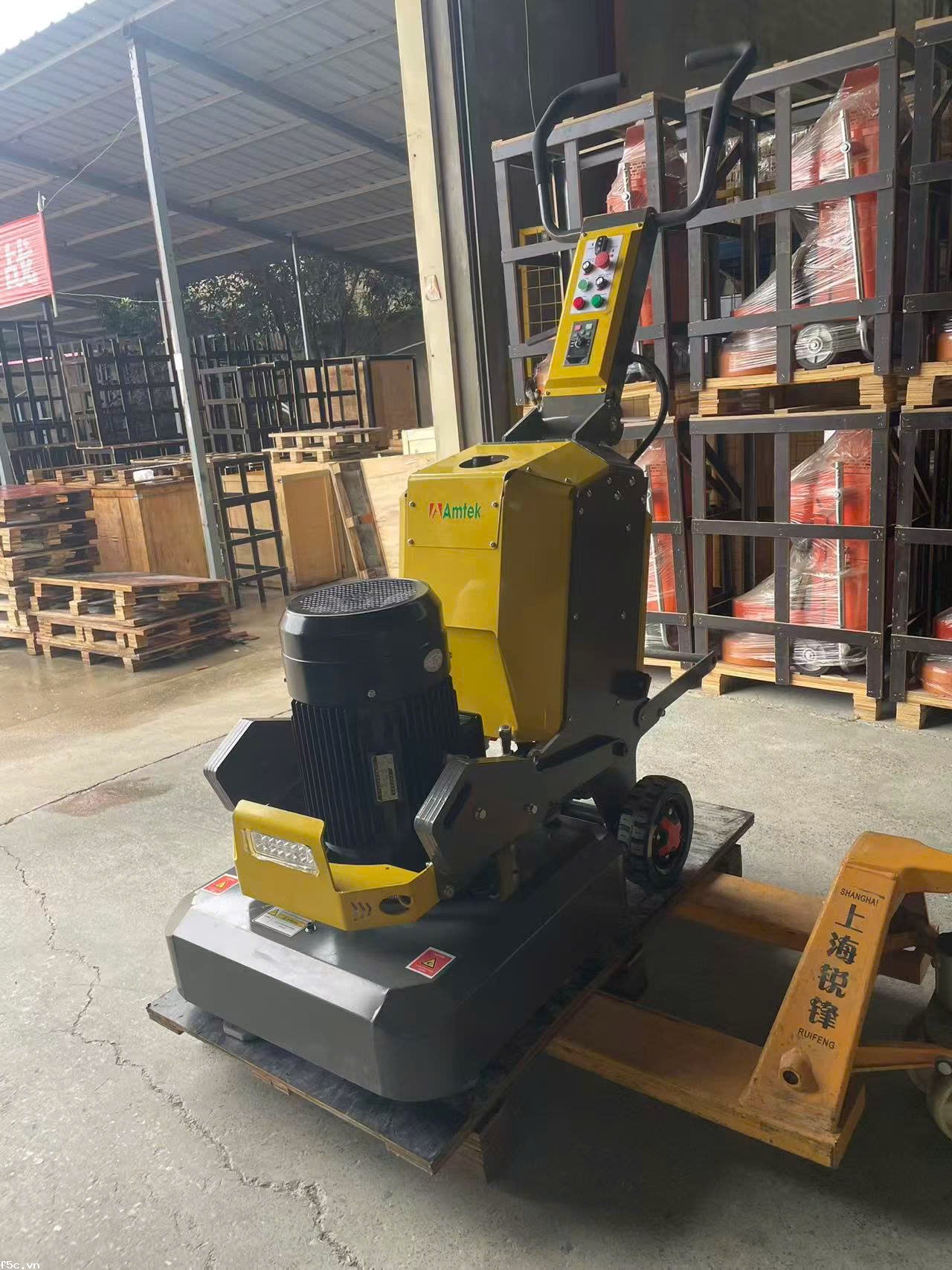 Máy chà sàn công nghiệp AT720R ( chưa kèm dây điện)