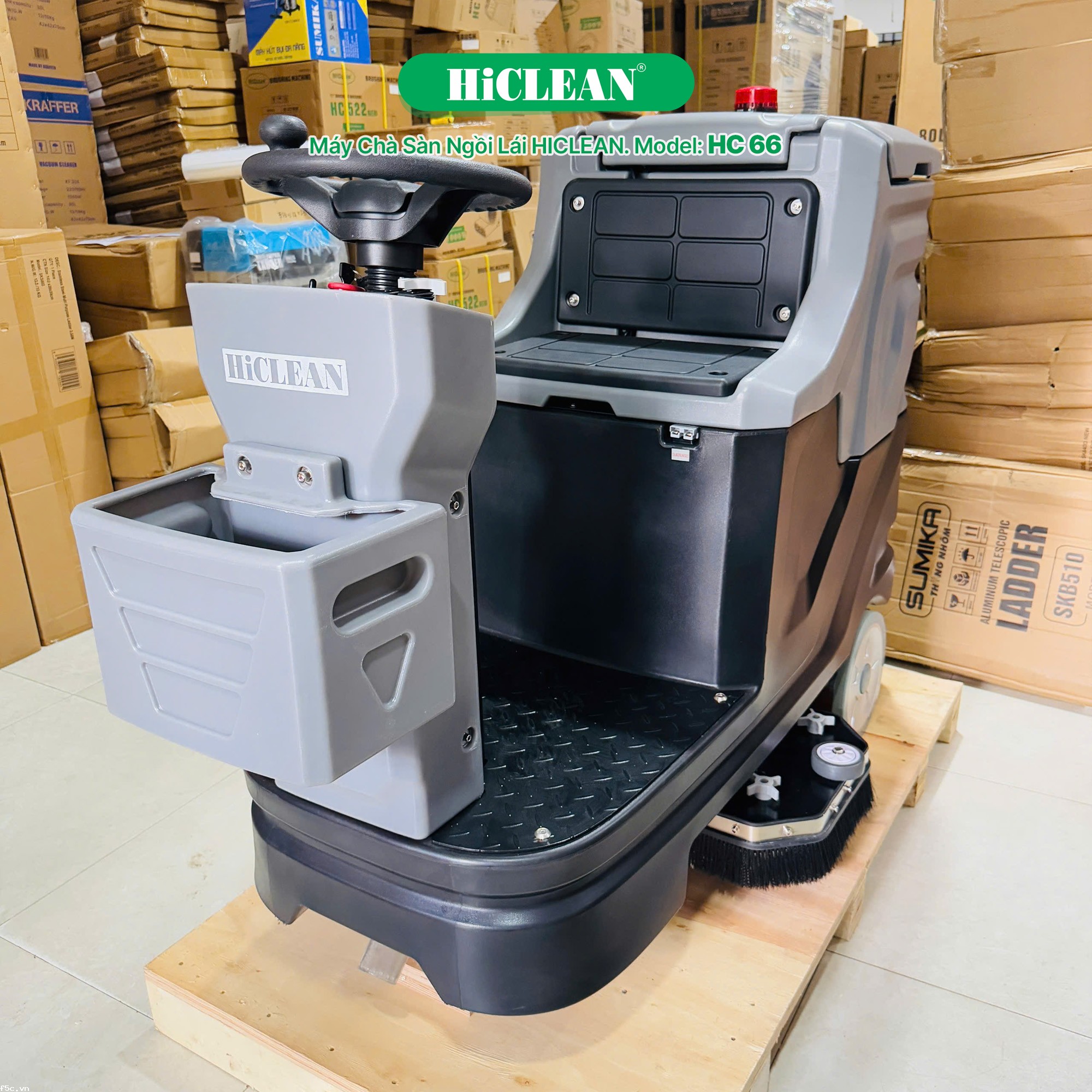Máy chà sàn liên hợp ngồi lái HiClean HC66 ( dùng bình) 