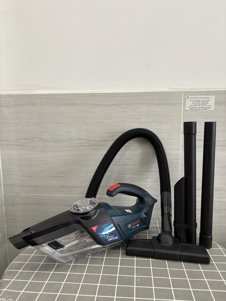 Máy hút bụi dùng pin Bosch GAS 18V-1 (SOLO) chưa bao gồm Pin, Sạc