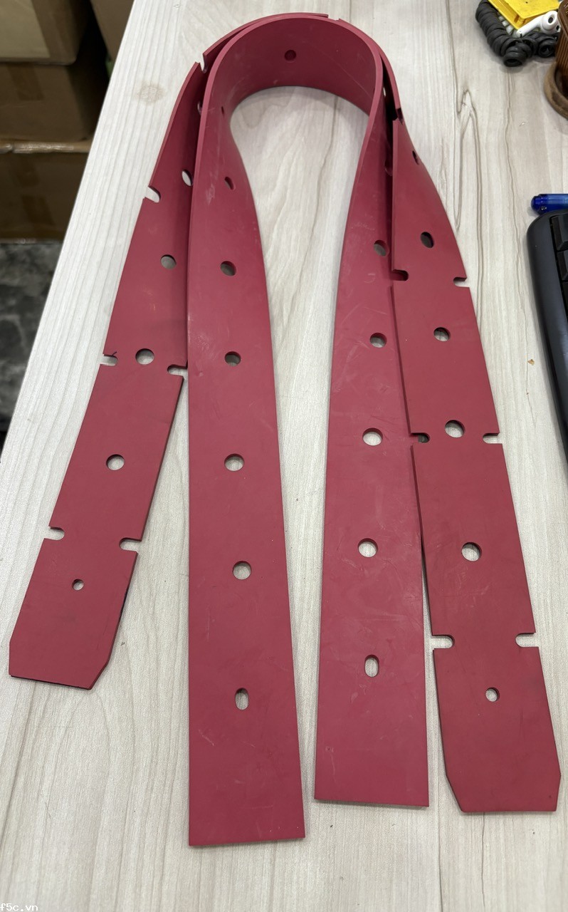 LÁ CAO SU MÁY CHÀ SÀN LIÊN HỢP NGỒI LÁI CLEPRO C100B NEW 