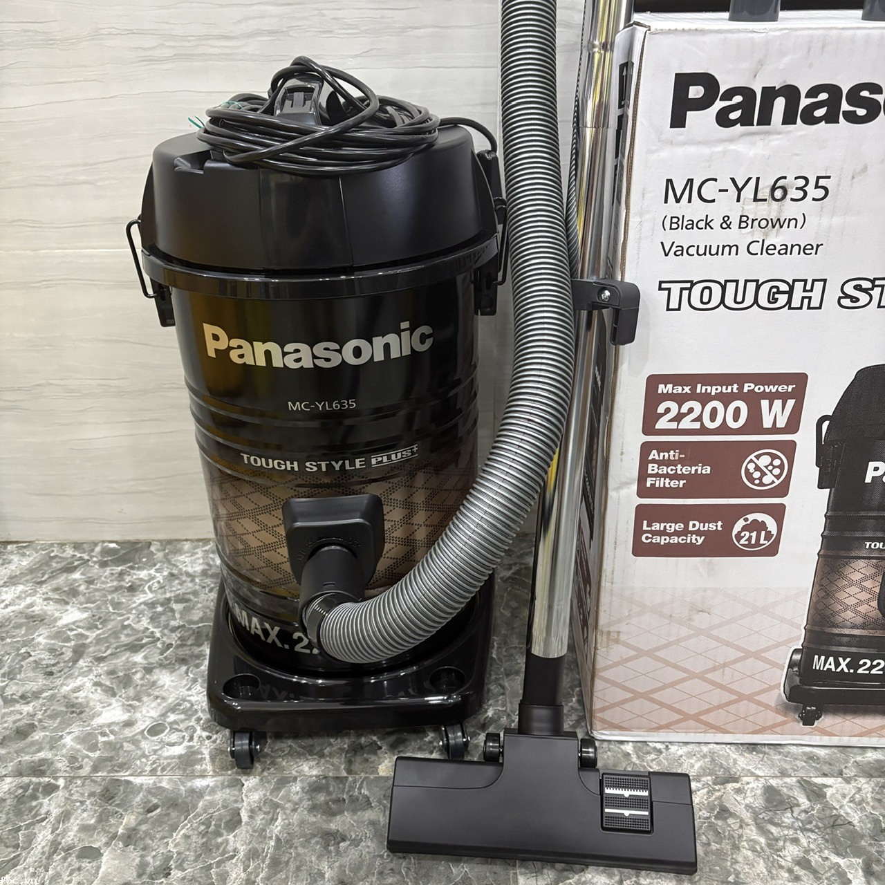 Máy Hút Bụi Panasonic MC-YL635TN46 2200W